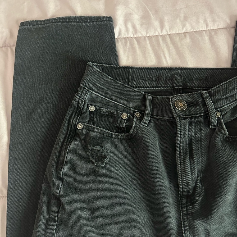 American Eagle AE black high waisted jeans in style HIGHEST RISE 90s BOYFRIEND - Picture 2 of 3